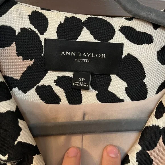 Ann Taylor Cheetah Long Blazer Overcoat Size Small Petite - Picture 4 of 4